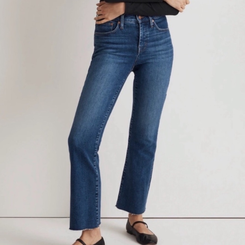 Madewell jeans 27, tall. Mid rise, kick out.